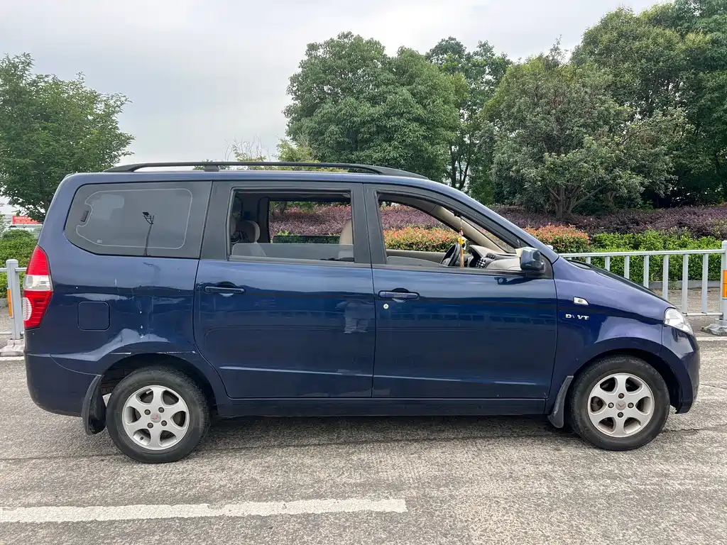 Wuling Hongguang 2014 — фото 16