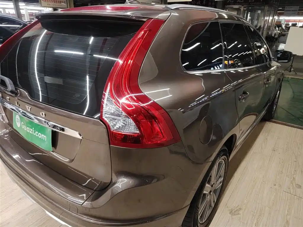 Volvo XC60 2016 — фото 24