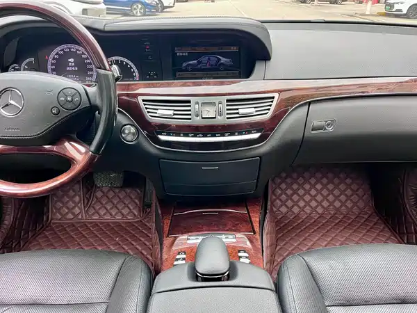 Mercedes-Benz S-Class 2013