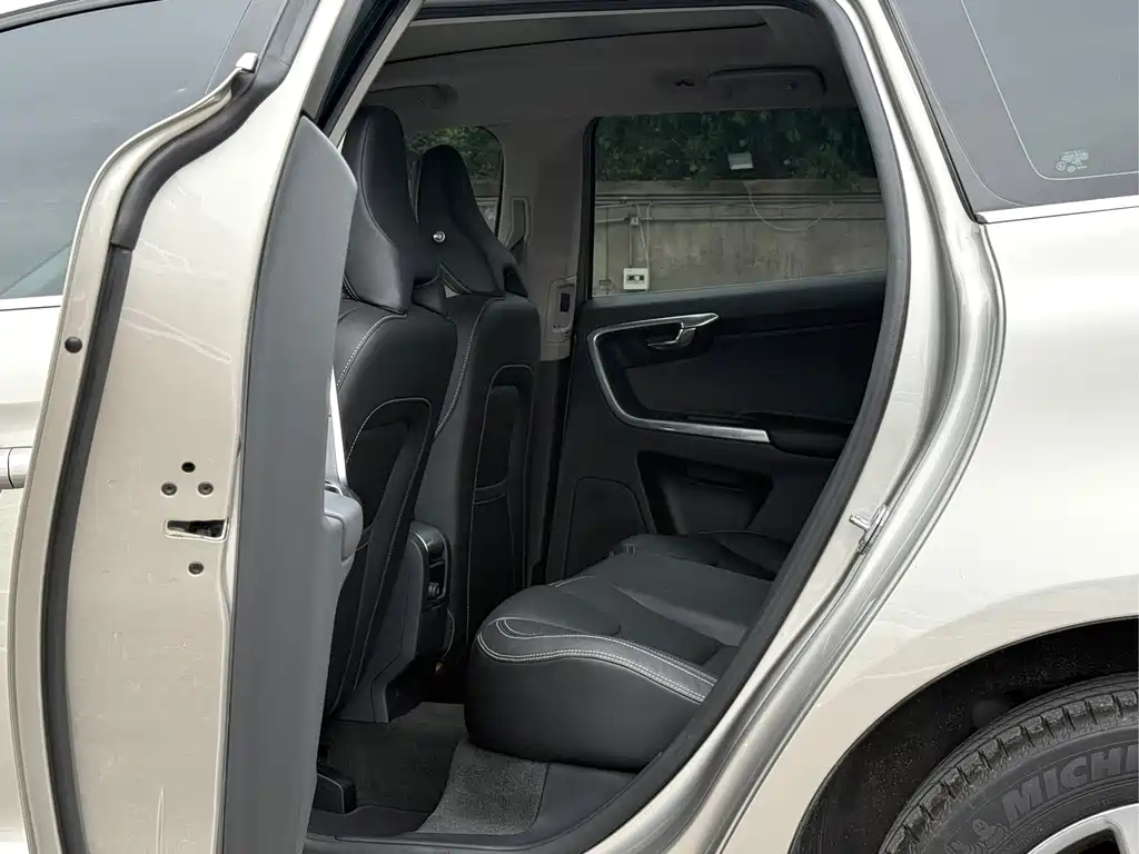 Volvo XC60 2015 — фото 10