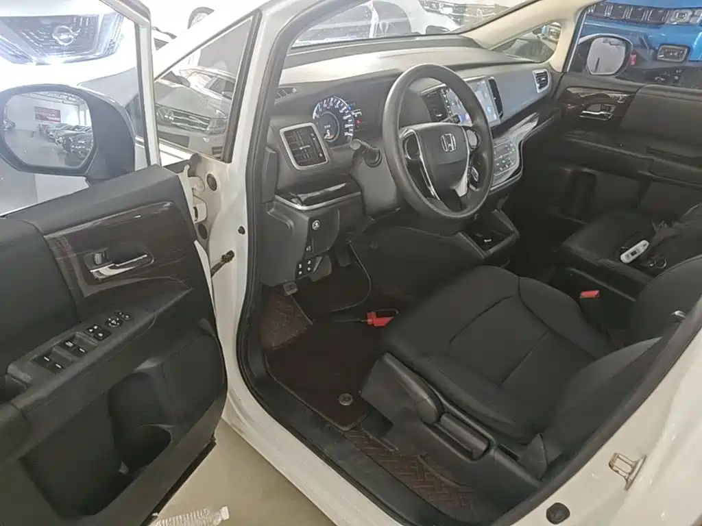 Honda Odyssey 2021 — фото 16