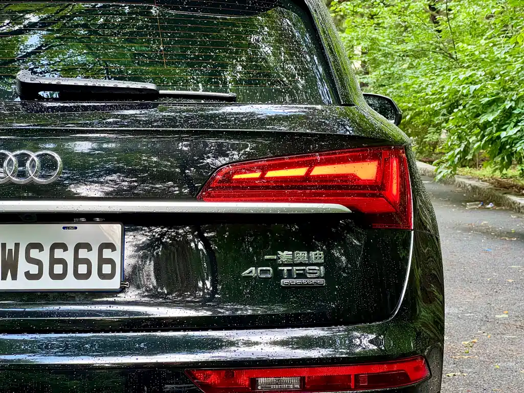 Audi Q5L 2025 — фото 11