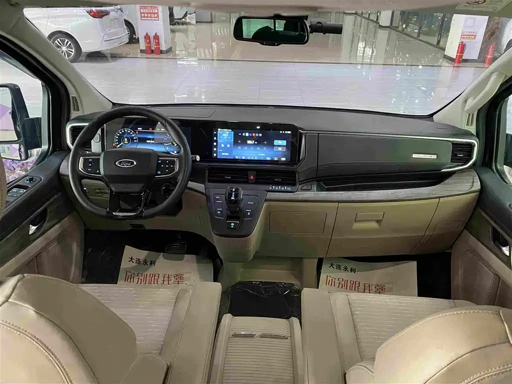 Ford Tourneo 2023 — фото 9