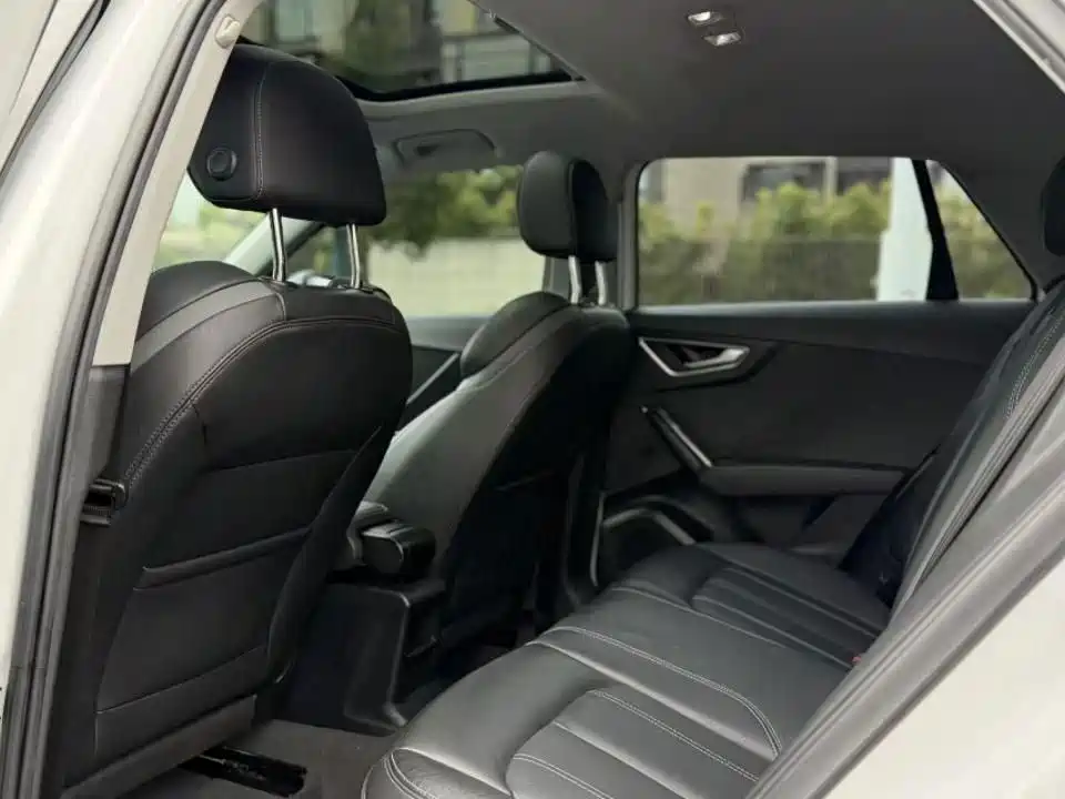 Audi Q2L 2023 — фото 10