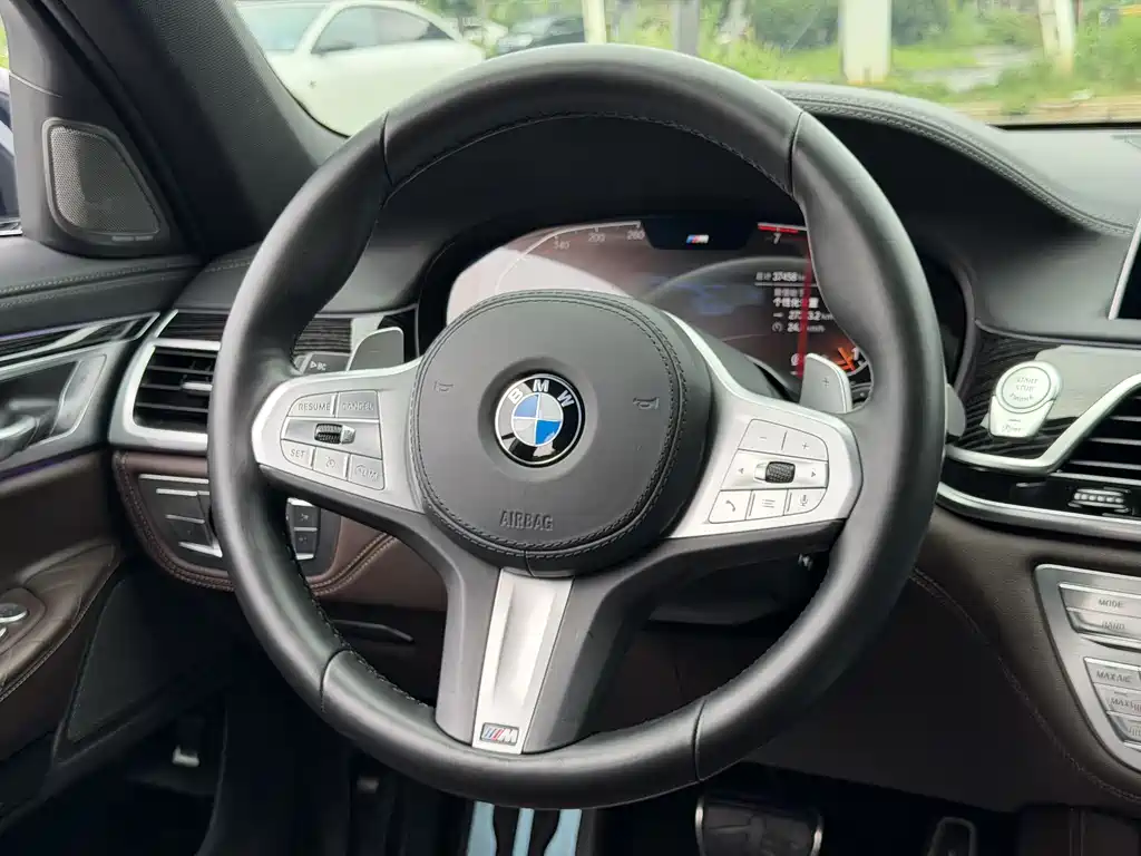 BMW 7 Series 2021 — фото 15