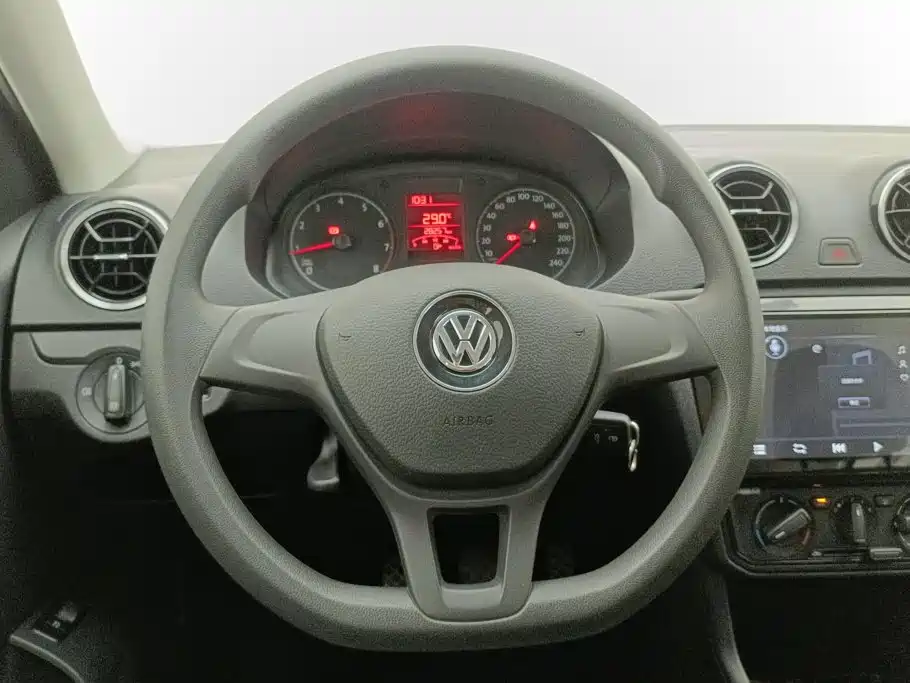 Volkswagen Jetta 2018 — фото 15
