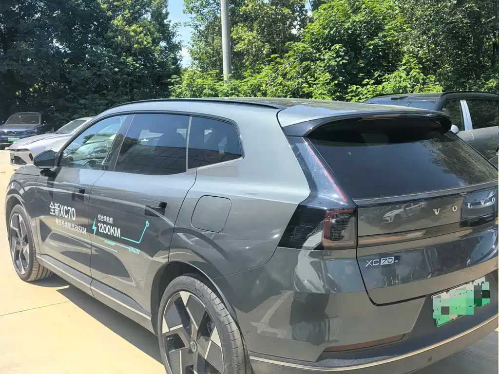 Volvo XC70 Plug-In Hybrid 2025 — фото 4