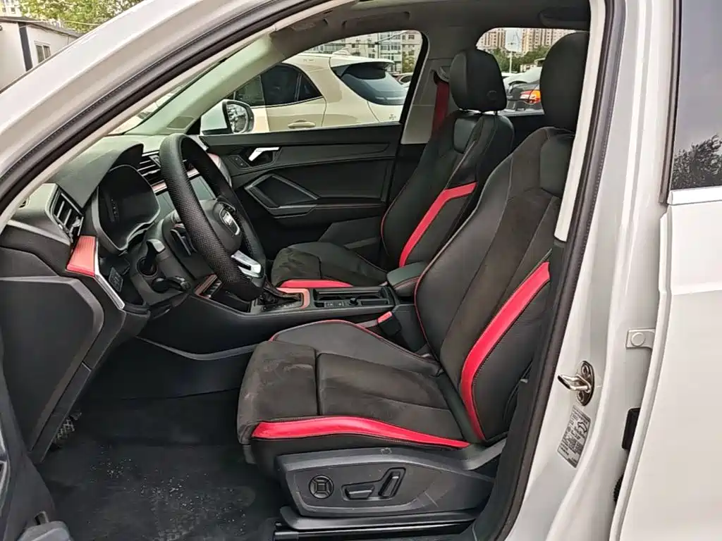 Audi Q3 2020 — фото 15