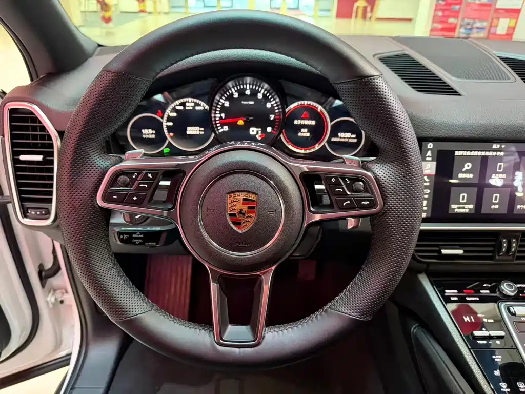 Porsche Cayenne 2018 — фото 16