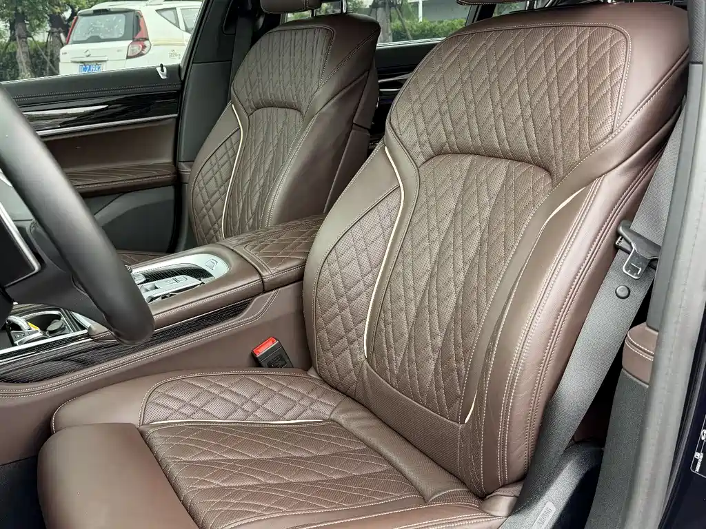 BMW 7 Series 2021