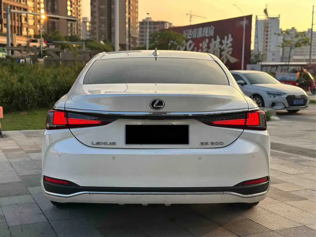 Lexus ES 2022 — фото 5