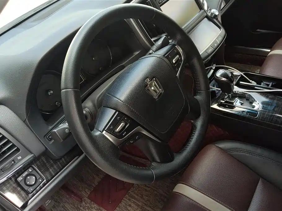 Toyota Crown 2017 — фото 15