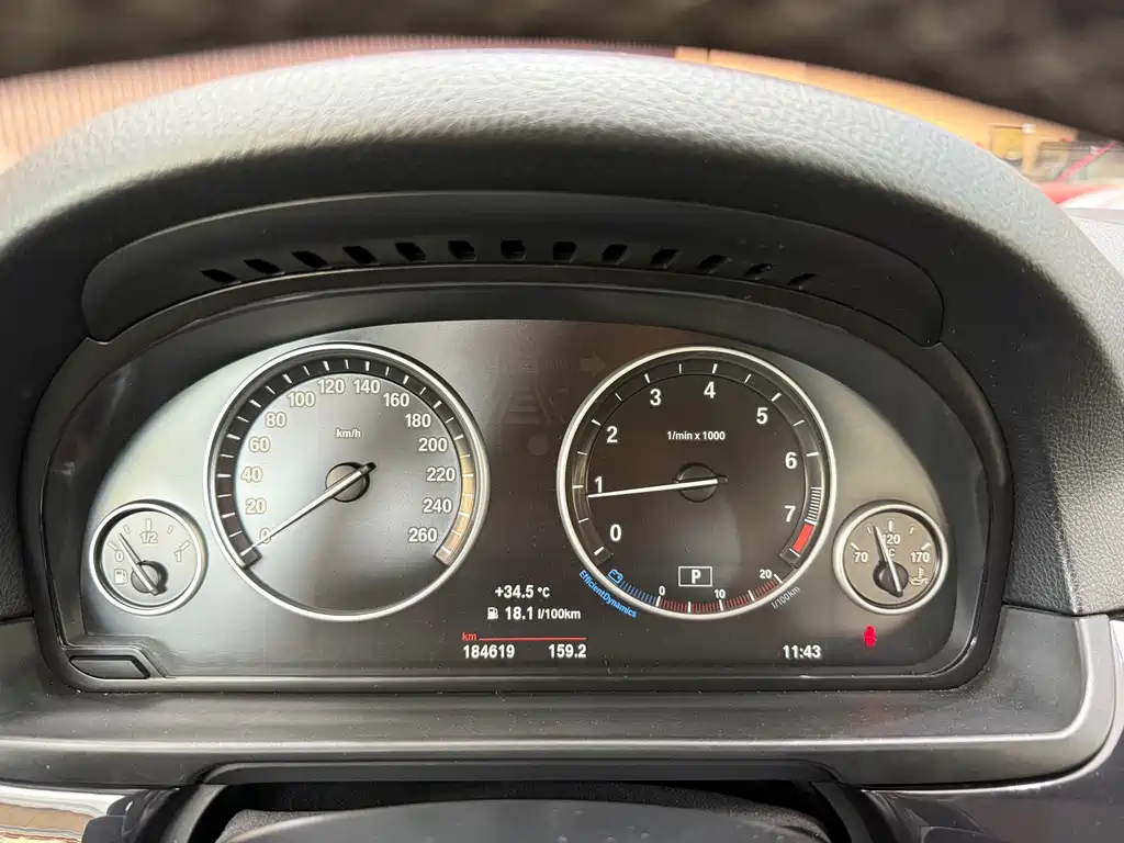BMW 5 Series 2014 — фото 12