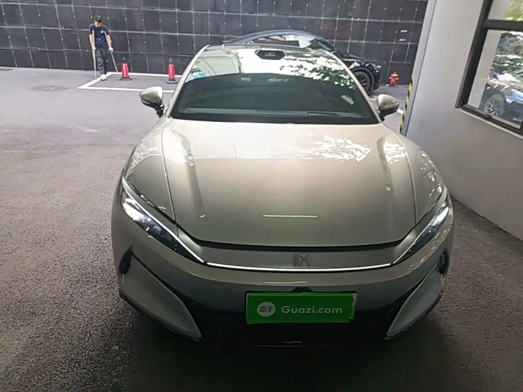 BYD Han L 2025