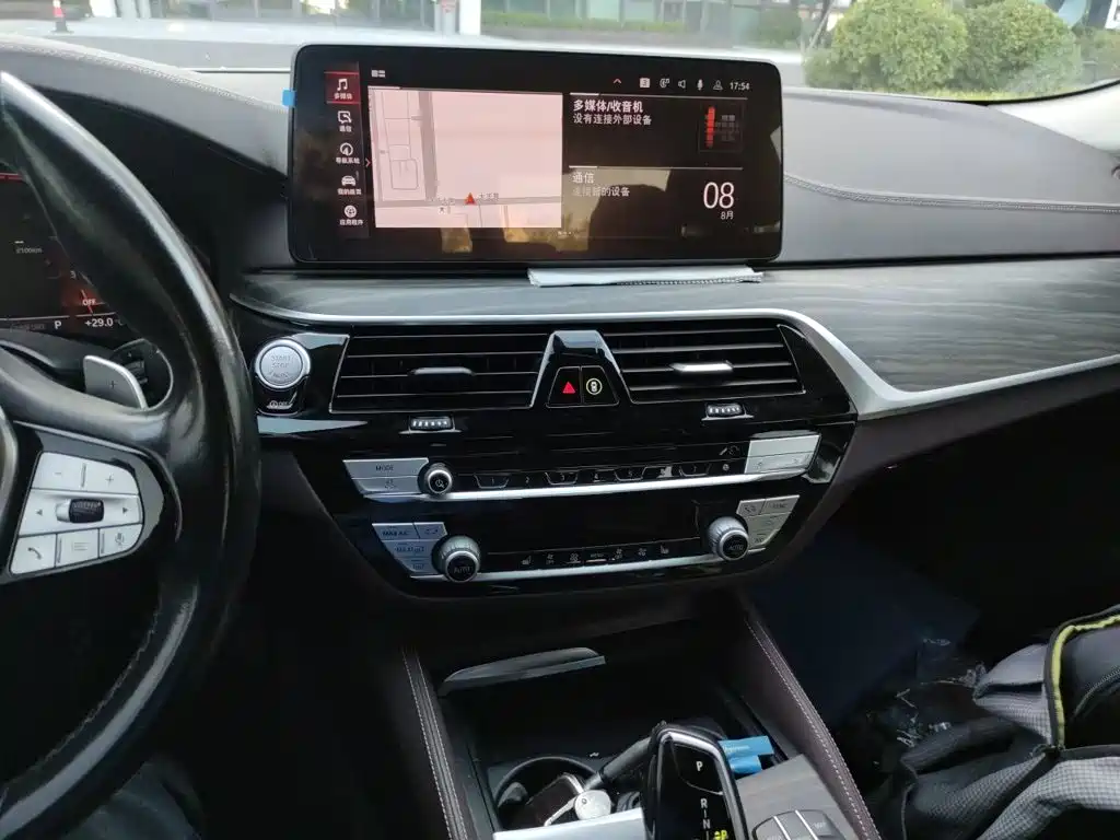 BMW 5 Series 2022 — фото 14