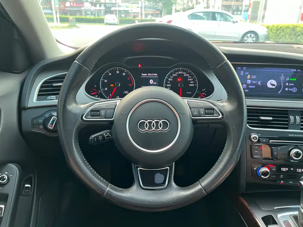 Audi A4L 2015 — фото 14