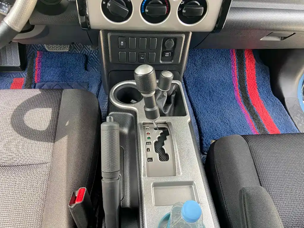 Toyota FJ Cruiser 2020 — фото 10
