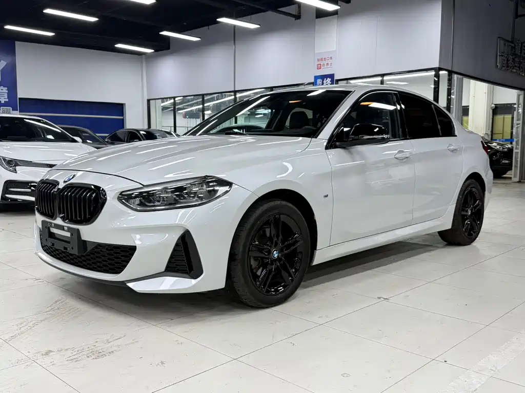 BMW 1 Series 2021 — фото 1