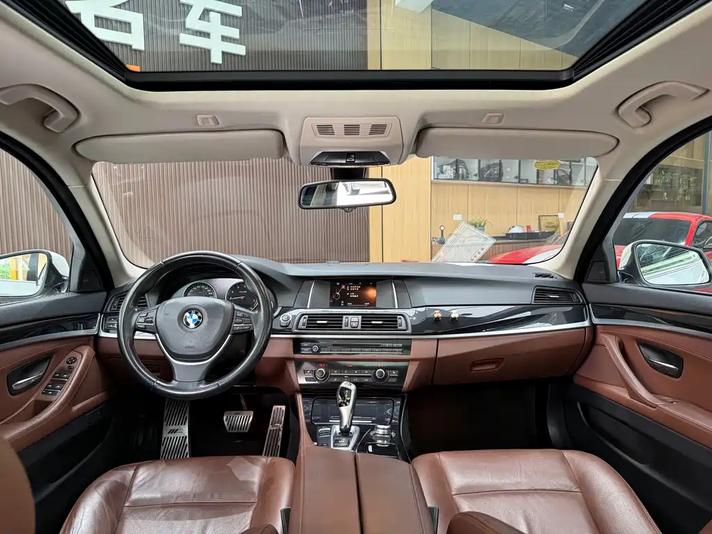 BMW 5 Series 2014 — фото 16