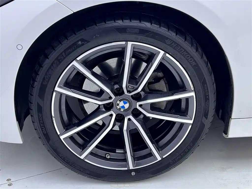 BMW 3 Series 2023 — фото 11