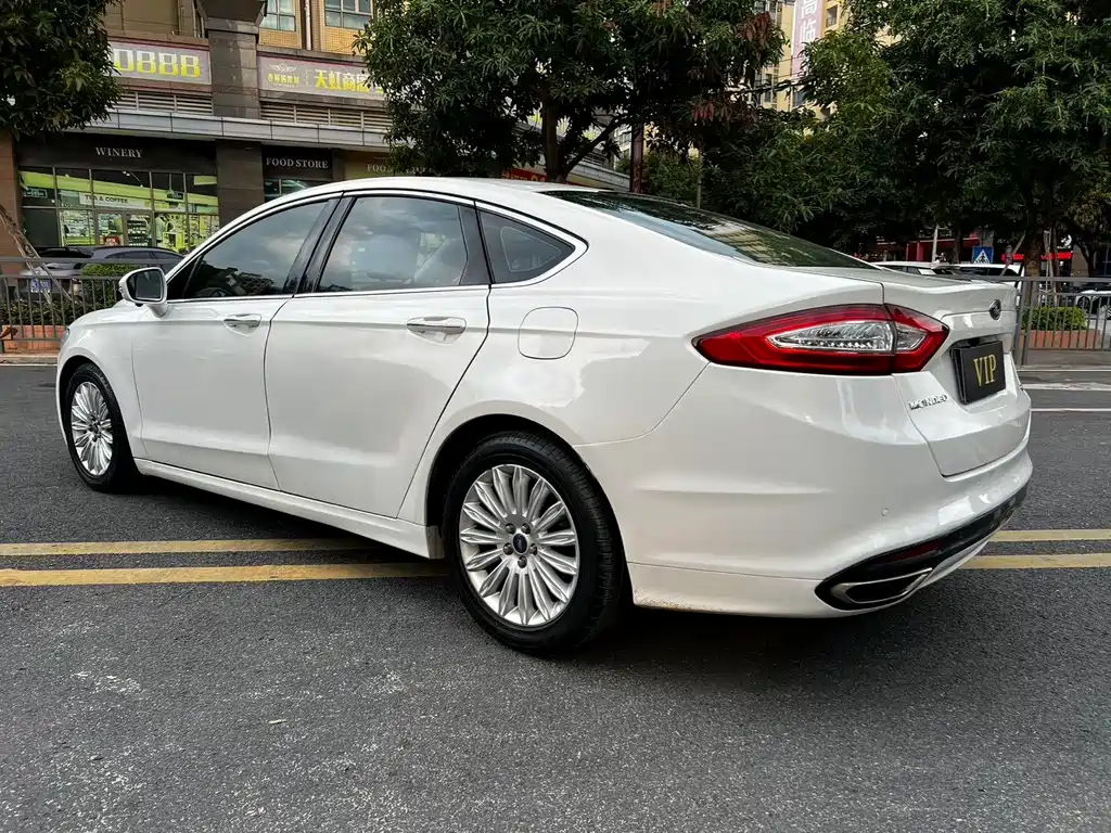 Ford Mondeo 2014 — фото 8