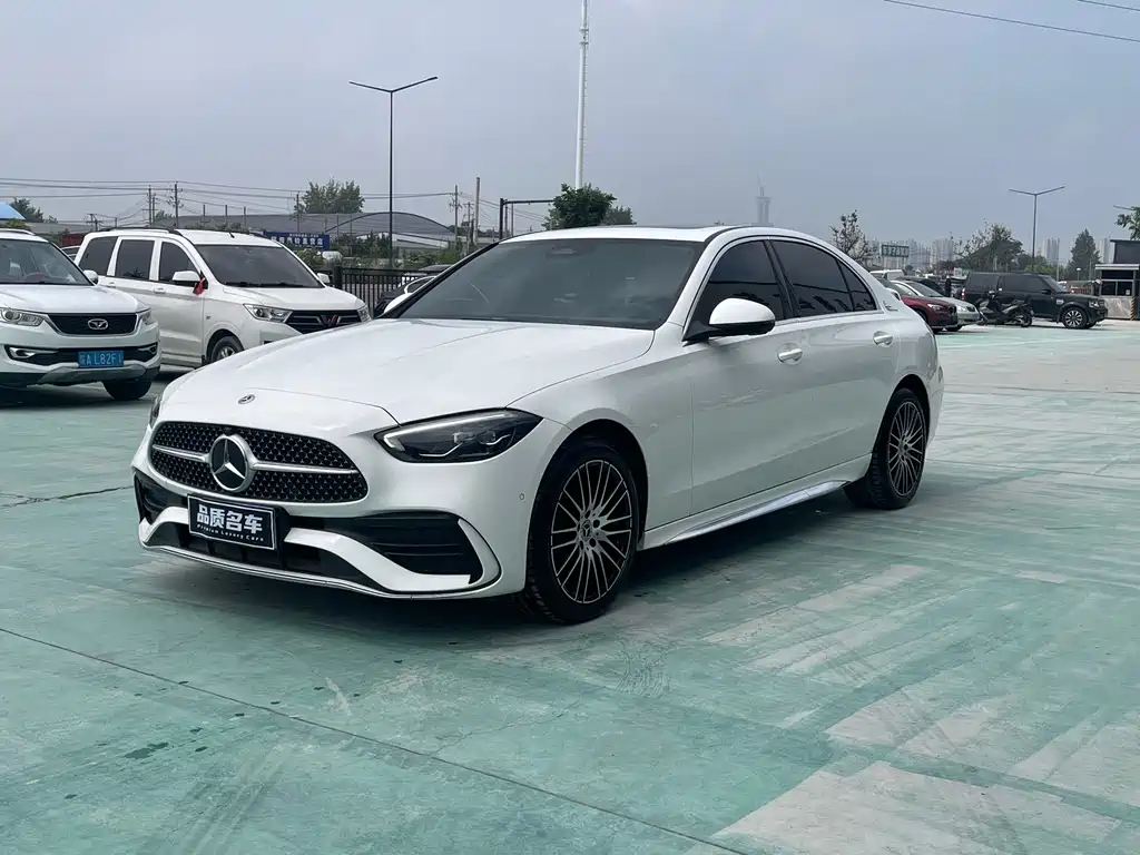 Mercedes-Benz C-Class 2024