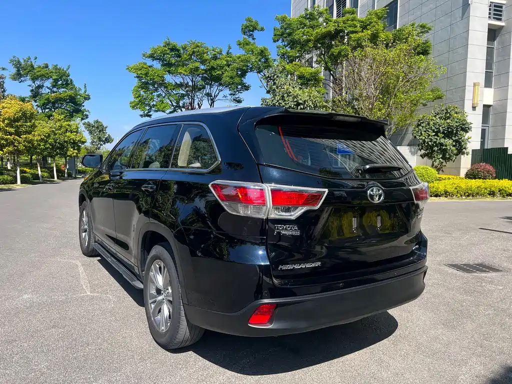 Toyota Highlander 2018 — фото 13