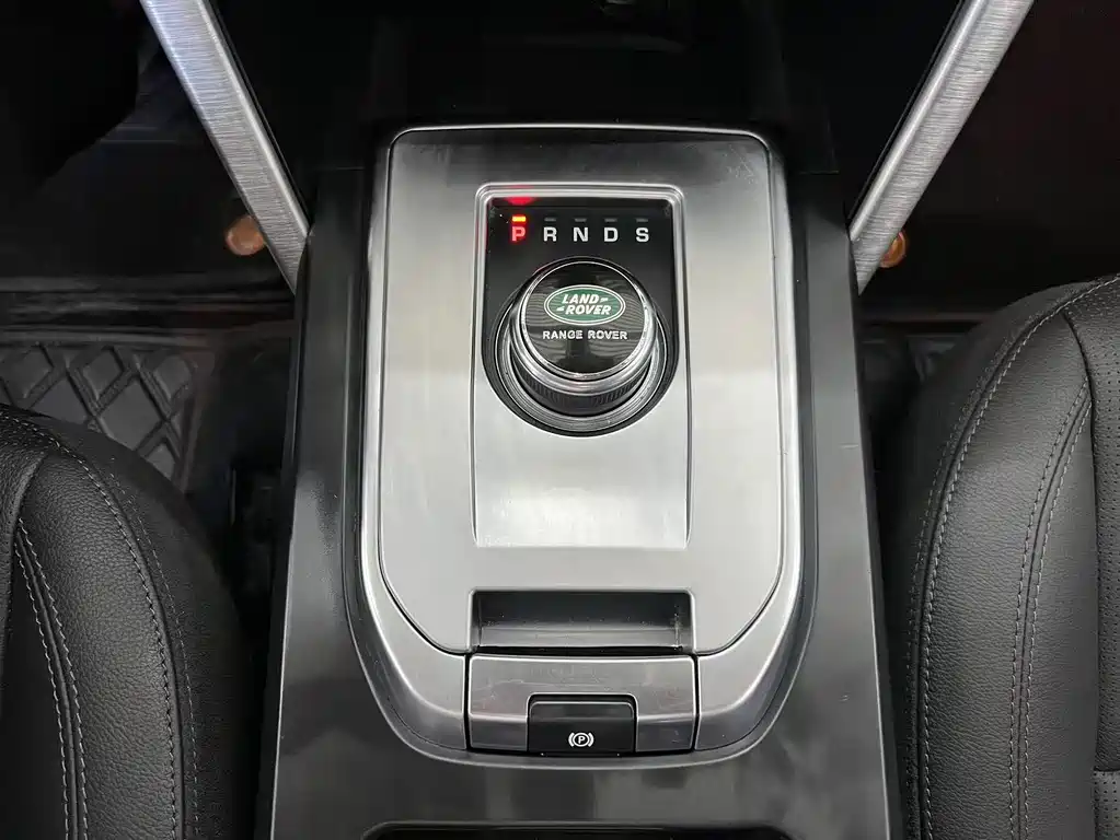 Land Rover Discovery Sport 2019 — фото 17