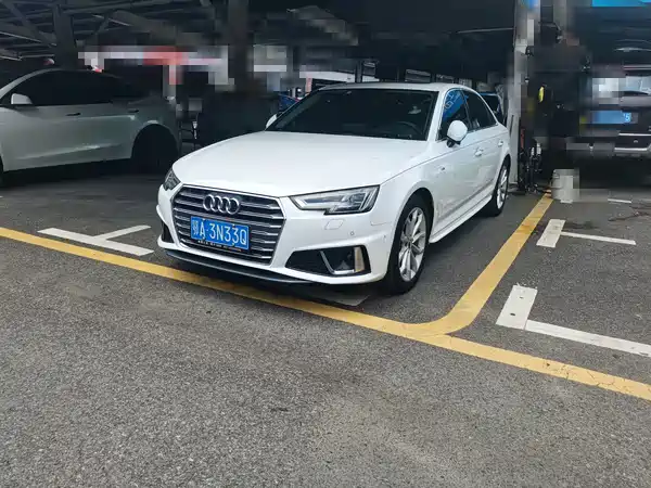 Audi A4L 2020