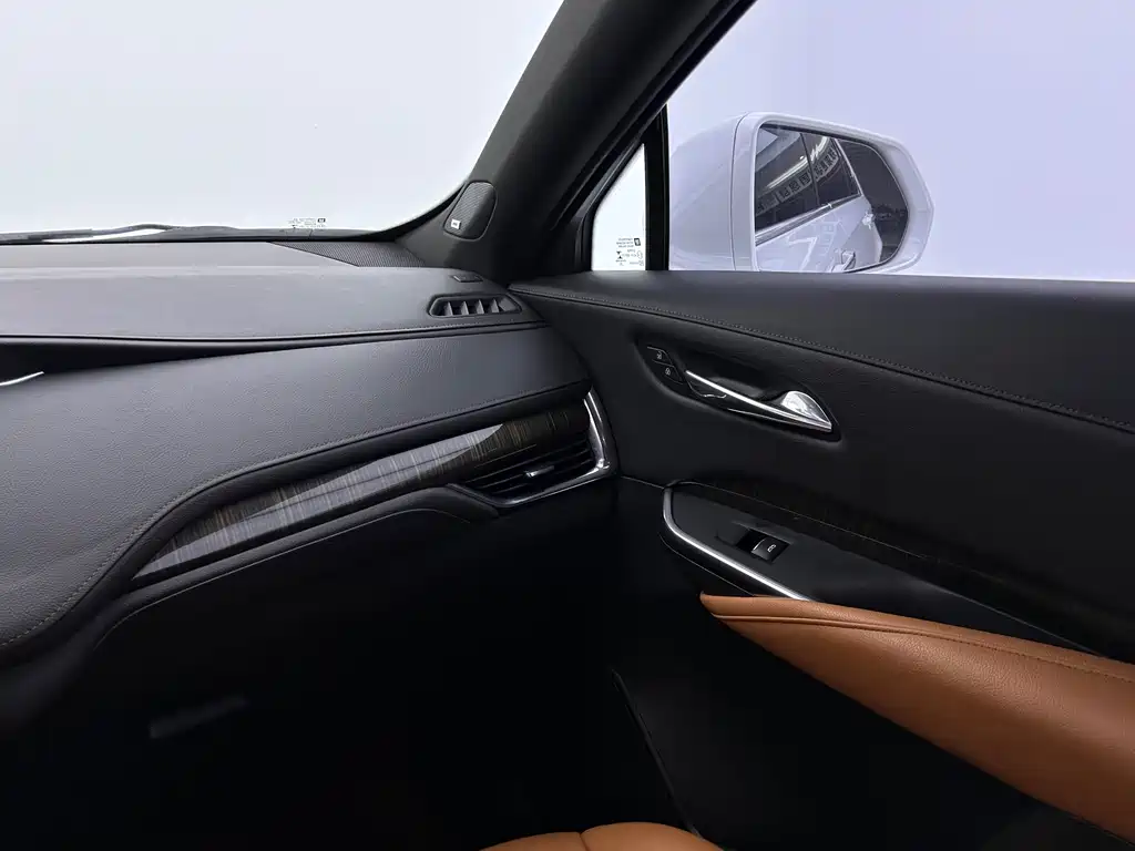 Cadillac XT4 2021 — фото 15