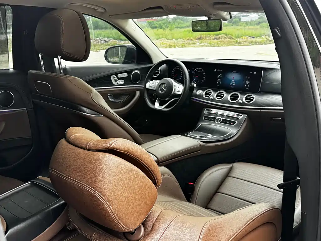 Mercedes-Benz E-Class 2019 — фото 14