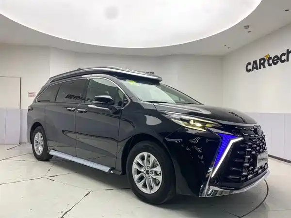 Toyota Granvia 2024