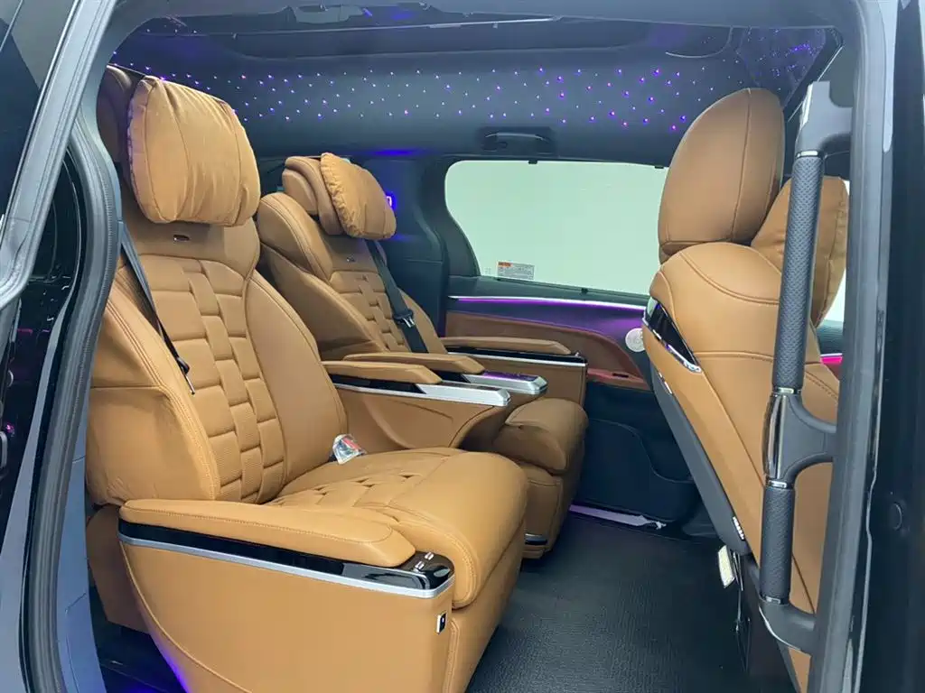 Toyota Granvia — фото 29