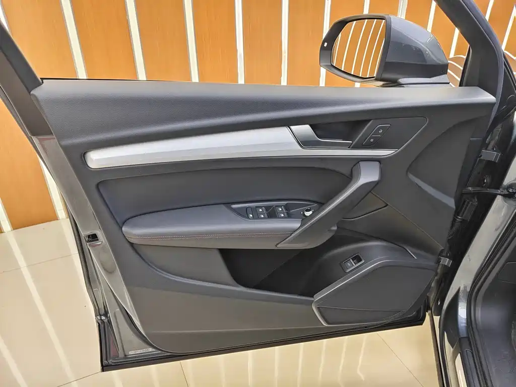 Audi Q5L 2021