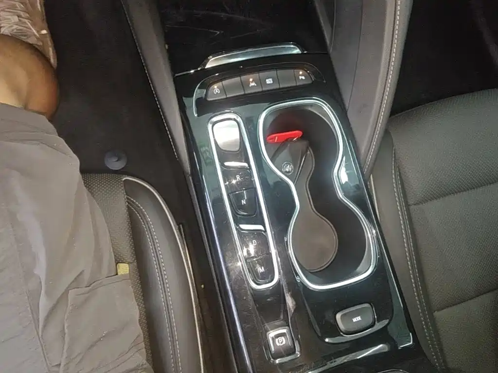 Buick Envision Plus 2023 — фото 14