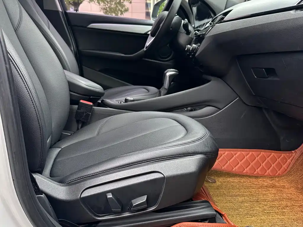 BMW X1 2017 — фото 11