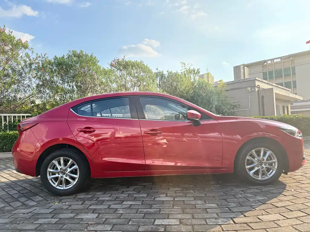 Mazda 3 Axela 2019 — фото 14