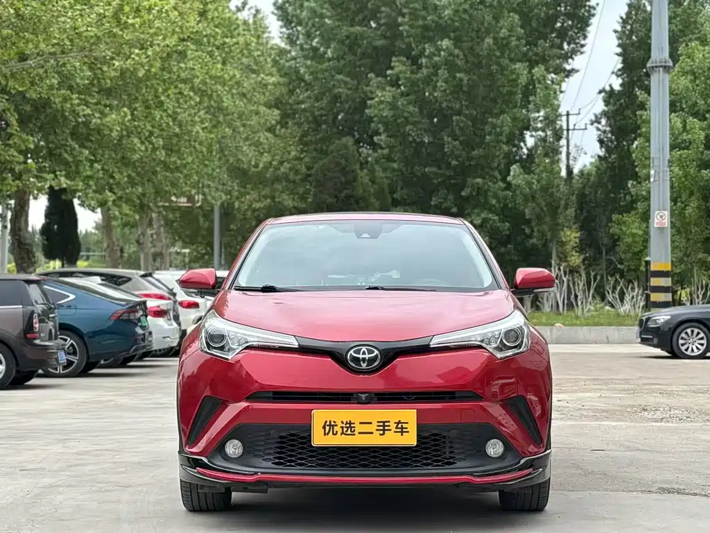 Toyota C-HR 2019 — фото 2