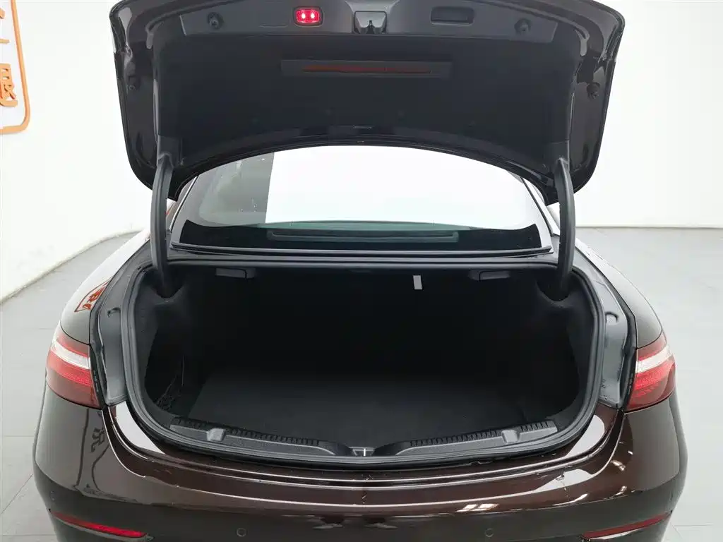 Mercedes-Benz E-Class 2020 — фото 16
