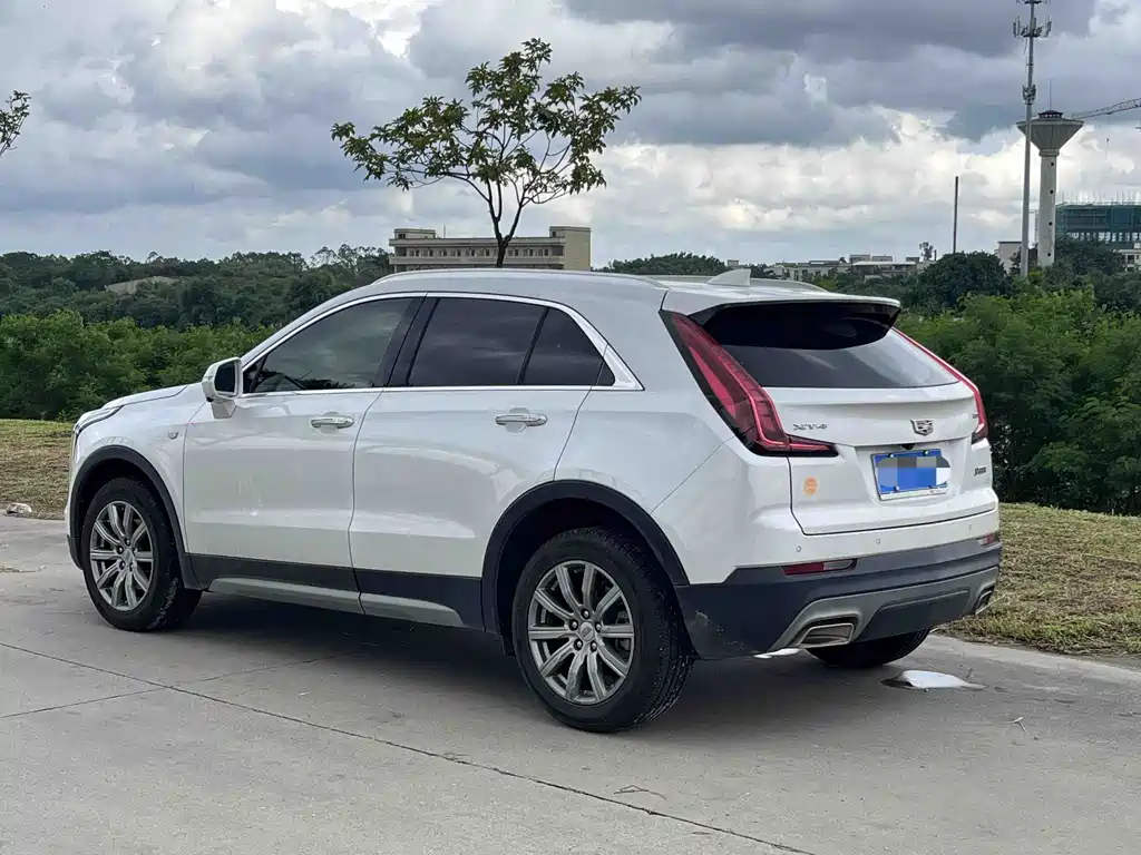 Cadillac XT4 2021 — фото 3