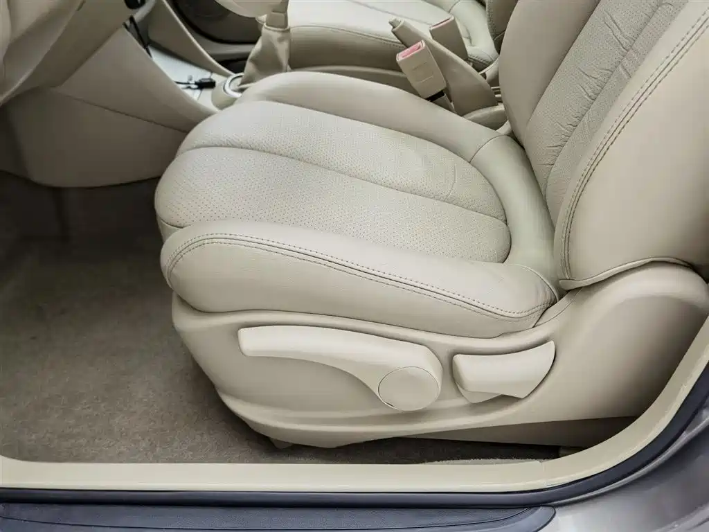 Nissan Sylphy 2013 — фото 20