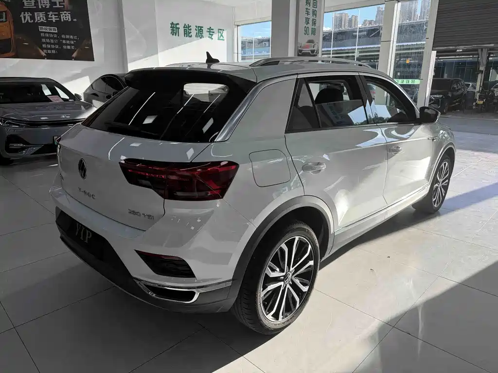 Volkswagen T-Roc 2023 — фото 11