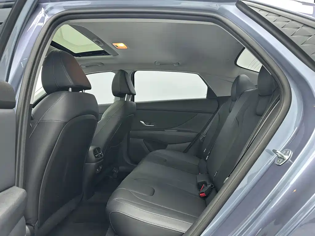 Hyundai Elantra 2023