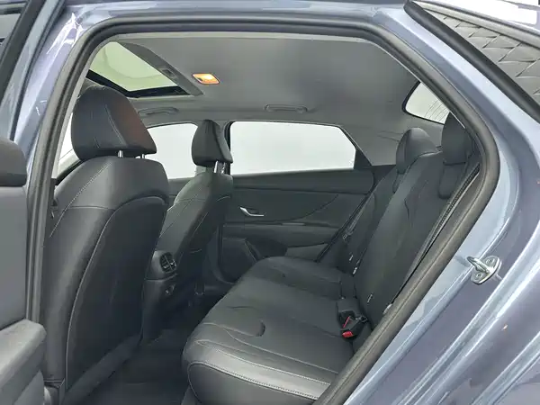Hyundai Elantra 2023
