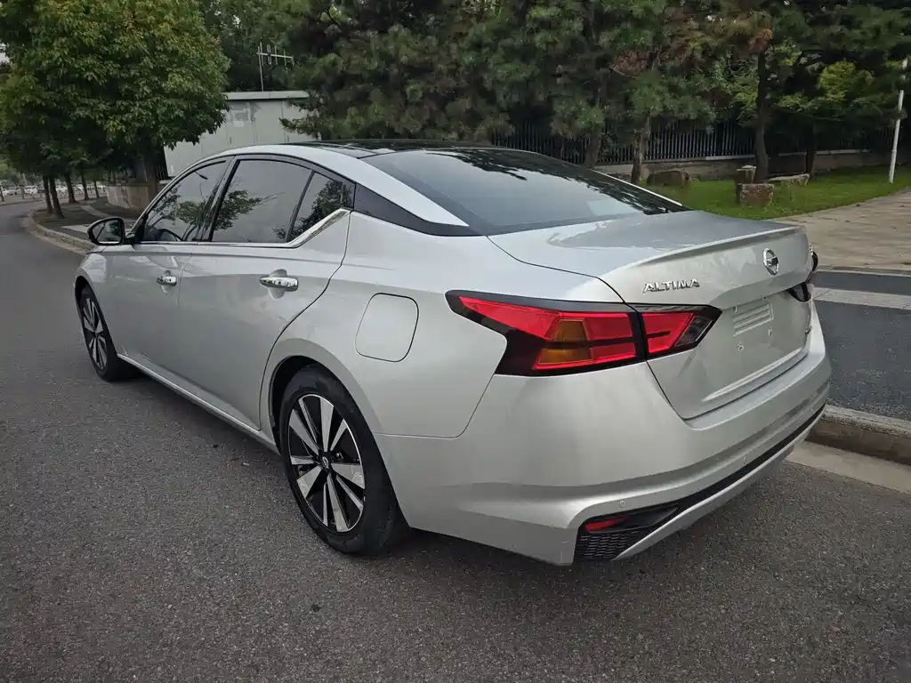 Nissan Teana 2022