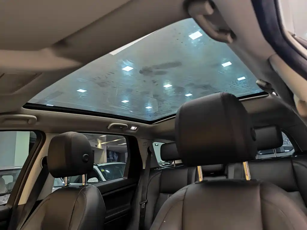 Land Rover Discovery Sport 2019 — фото 12