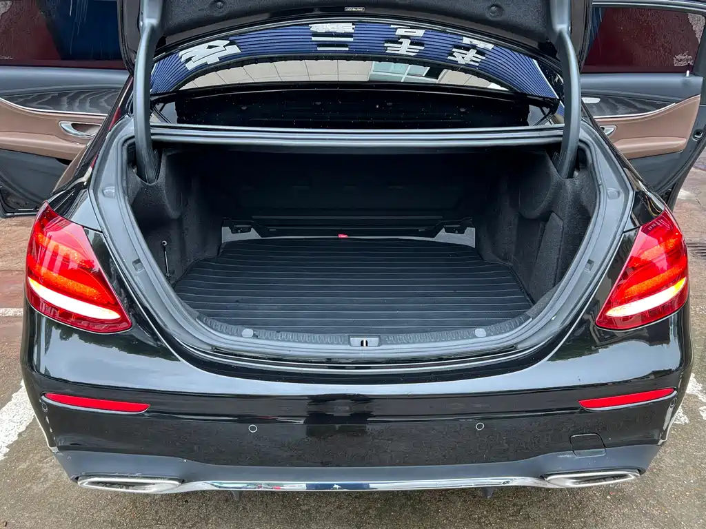 Mercedes-Benz E-Class 2020 — фото 35