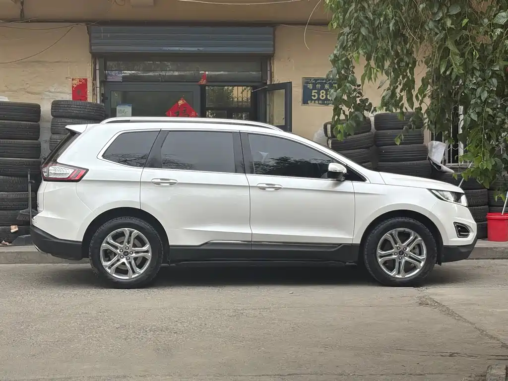 Ford Edge 2016 — фото 8