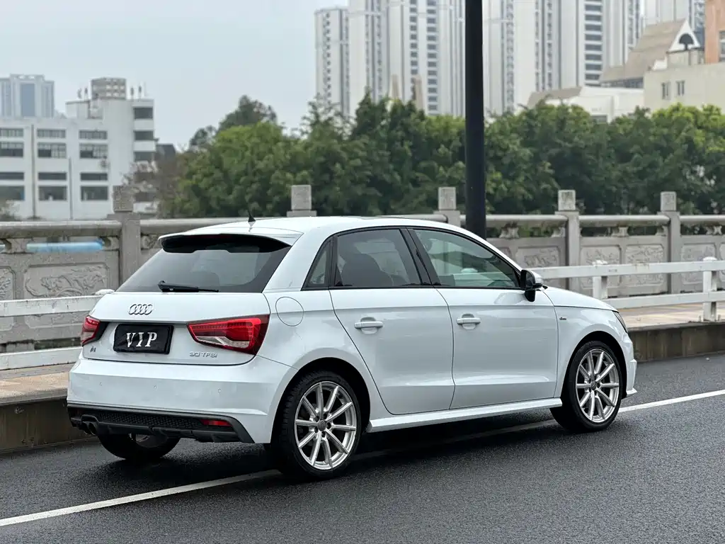 Audi A1 2016 — фото 6
