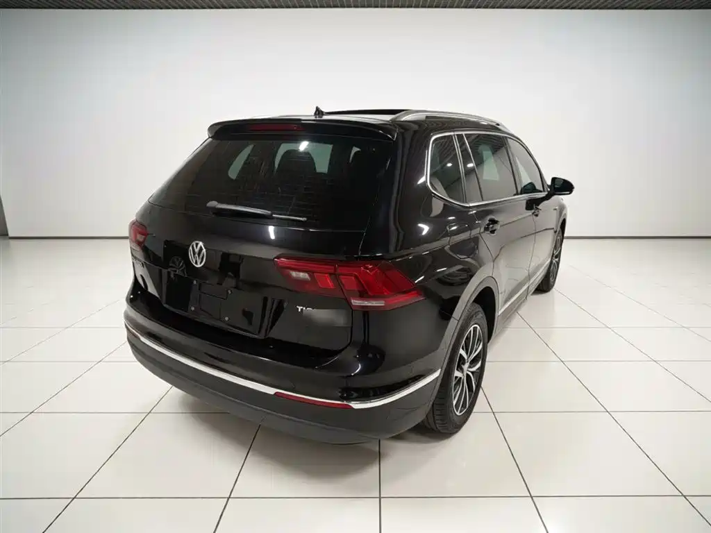 Volkswagen Tiguan L 2018 — фото 12